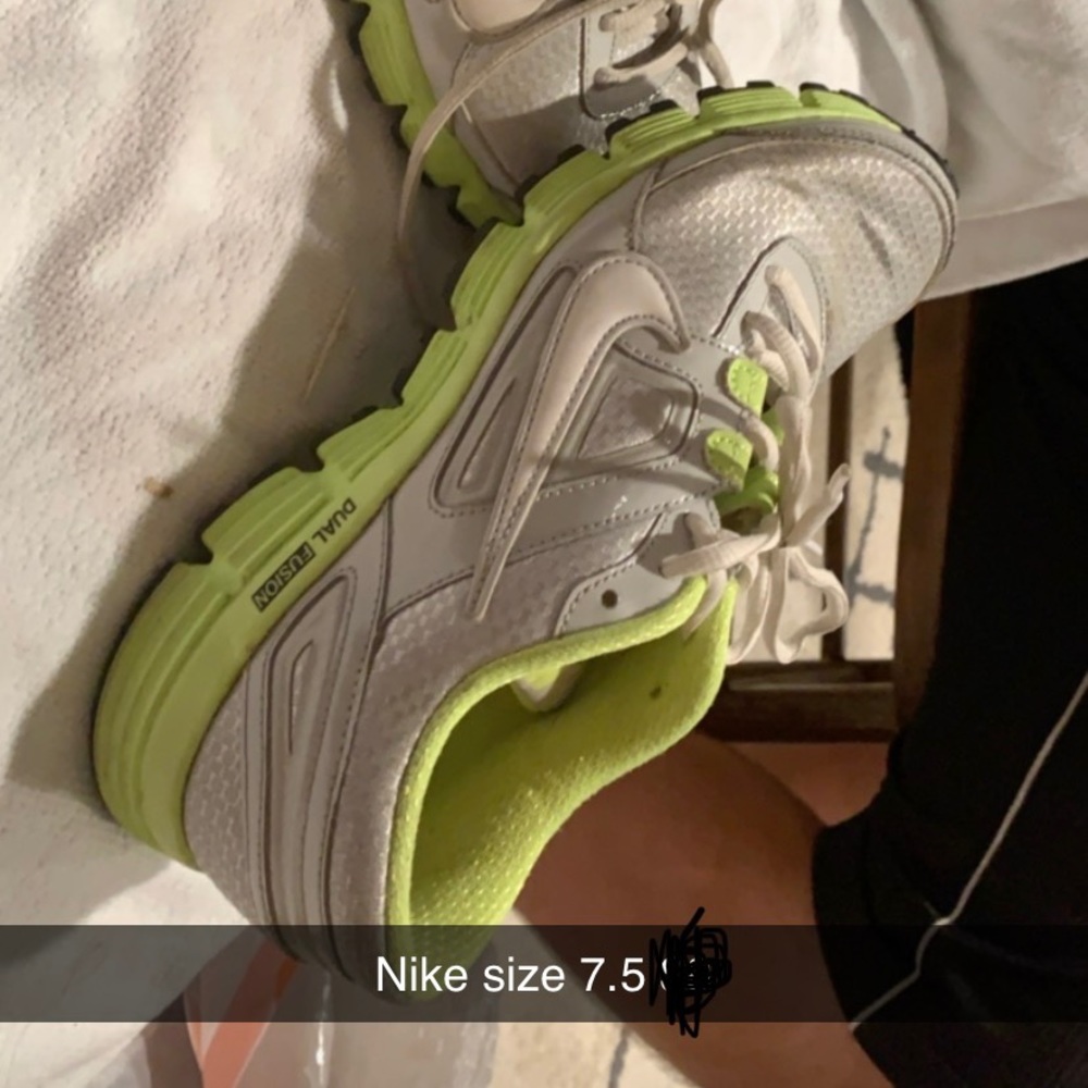 Nike Tennis Shoes